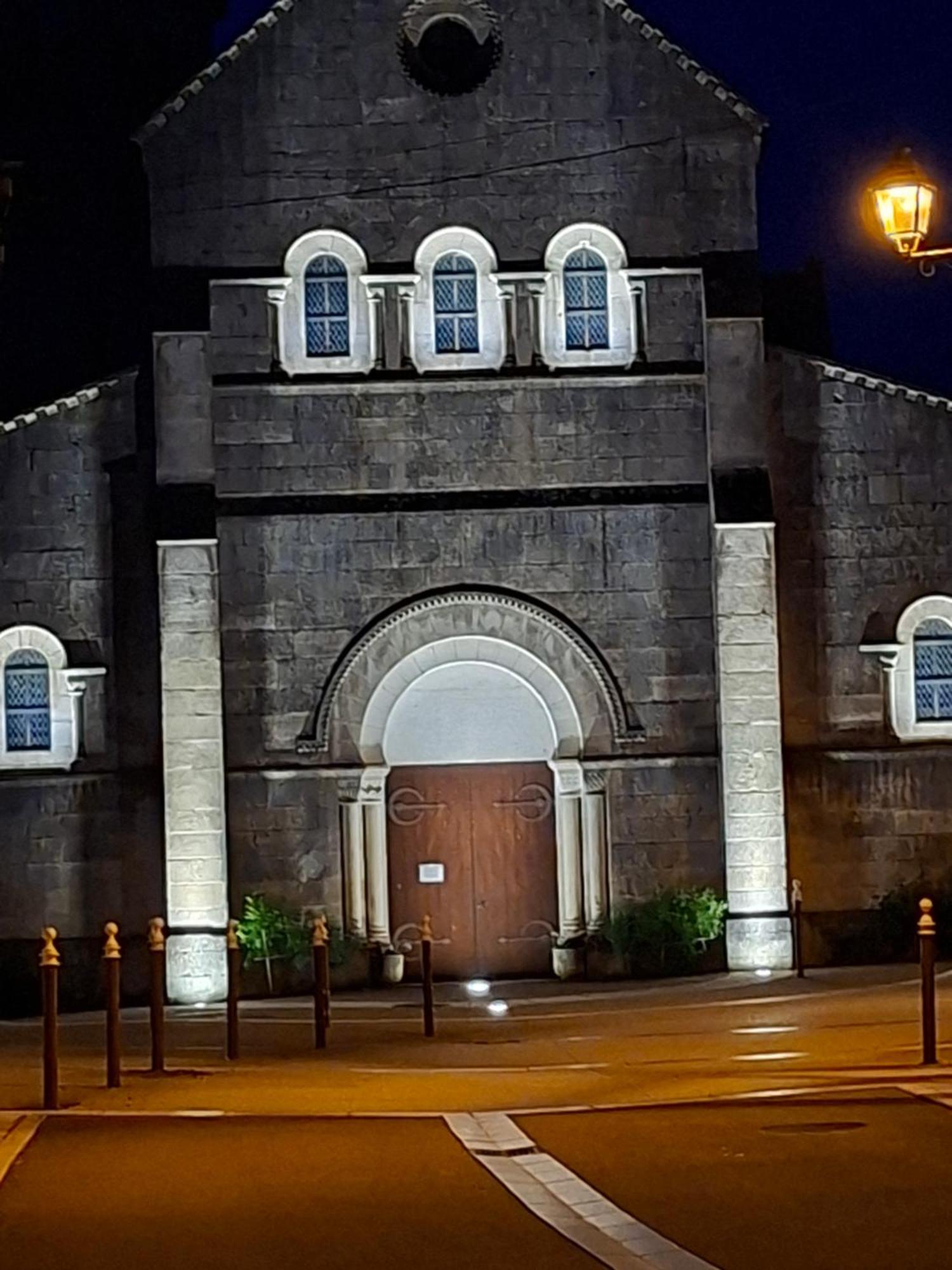 Petite Maison Dans Village De Caractere